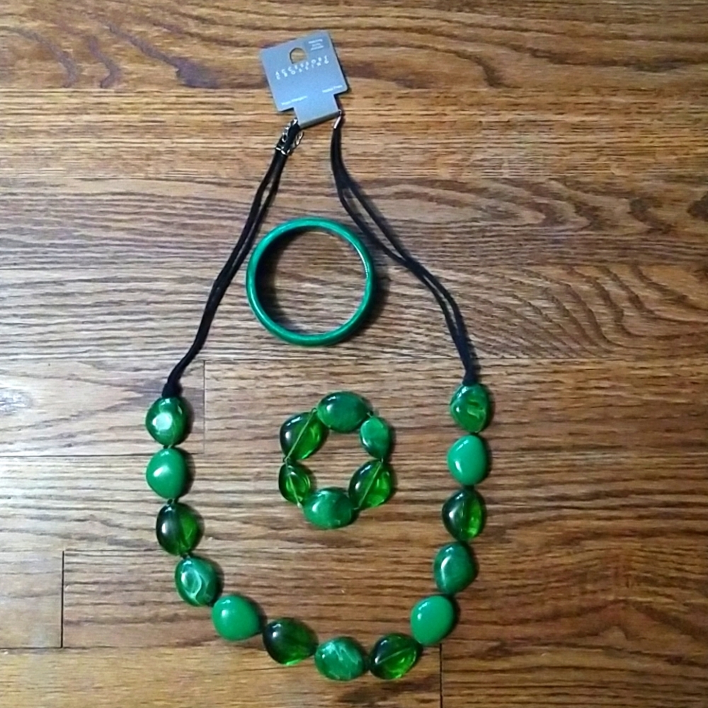 Necklace and matching bracelet + additional bracelet